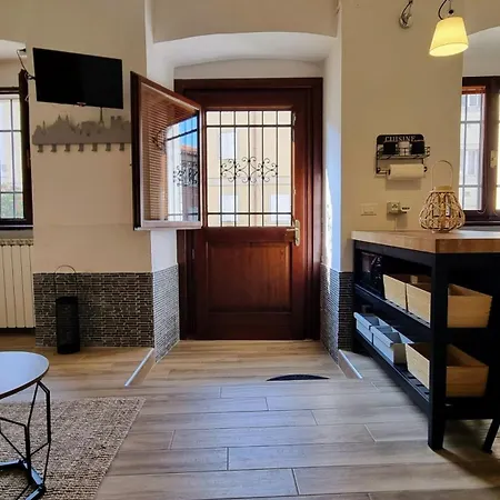 Tor Cucherna 11 Apartment