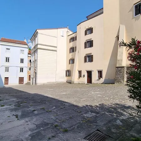 Tor Cucherna 11 Apartment Trieste