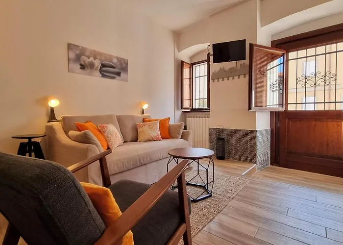 Tor Cucherna 11 Apartamento